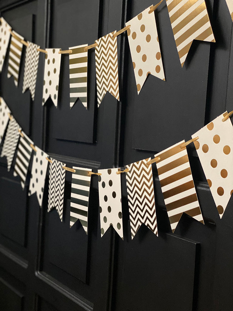 Pearl Foil · Party Banner
