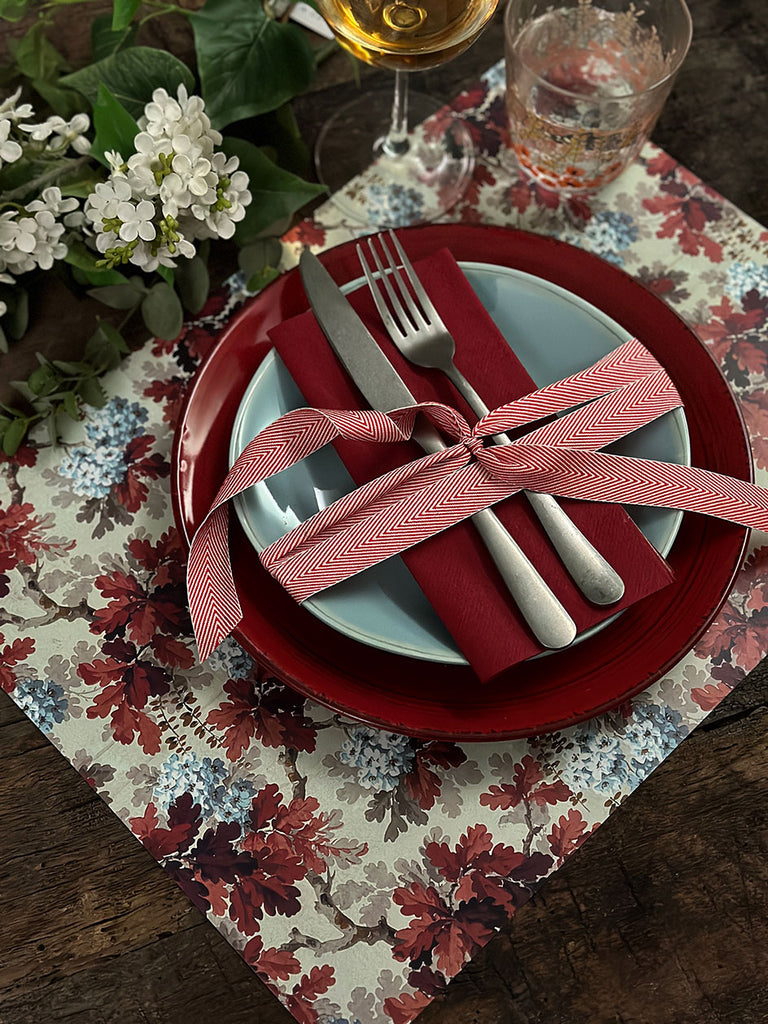 White Placemat · Wisteria