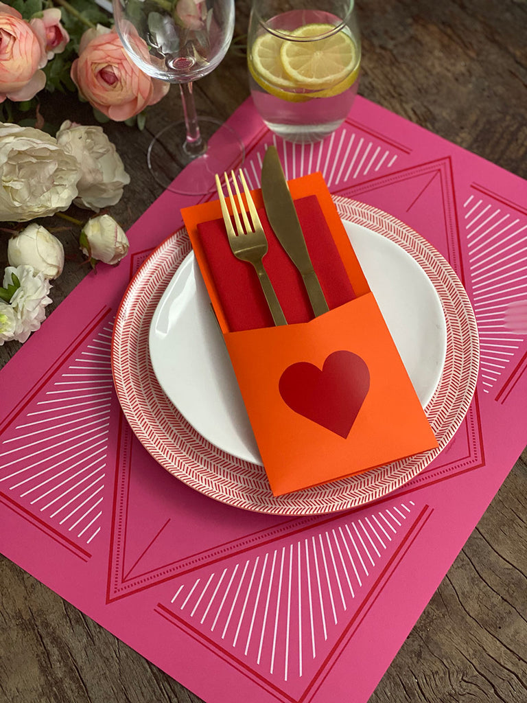 Magenta Birthday Set · 6 People